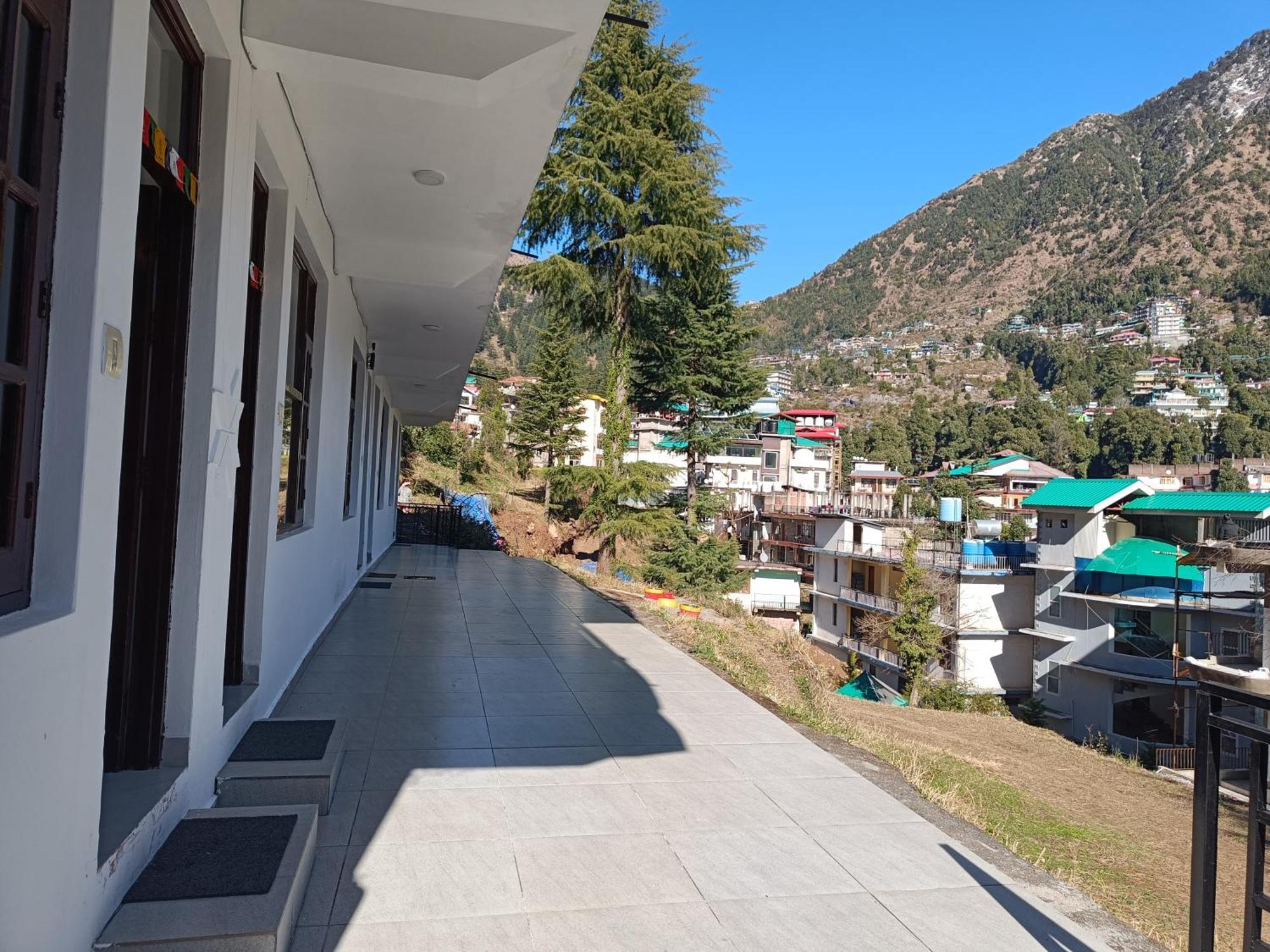 Mountain Vista Hotel Dharamshala Room photo